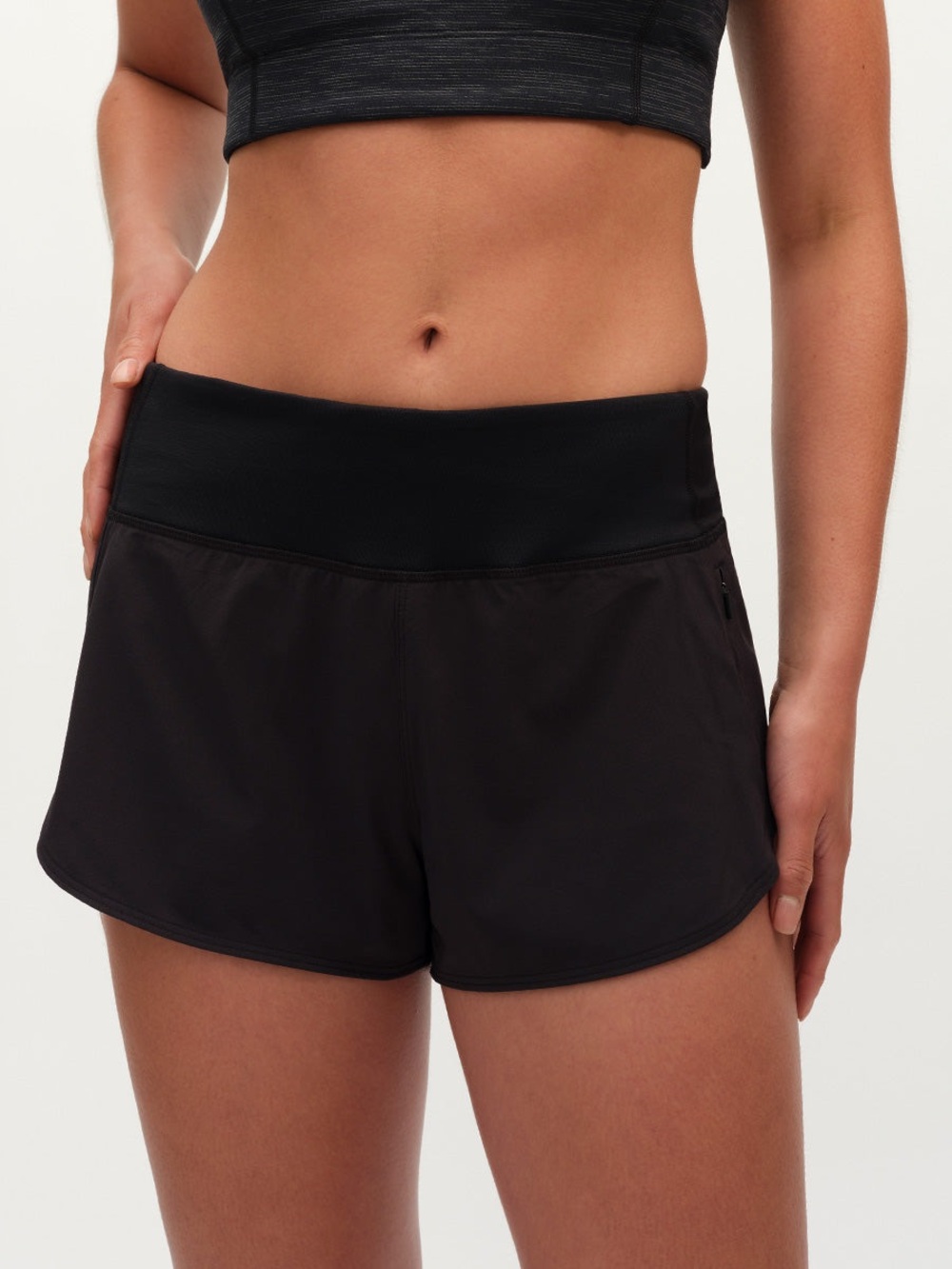 Outdoor Voices Hudson 2.5” Running Short in Heathered Black Size Medium